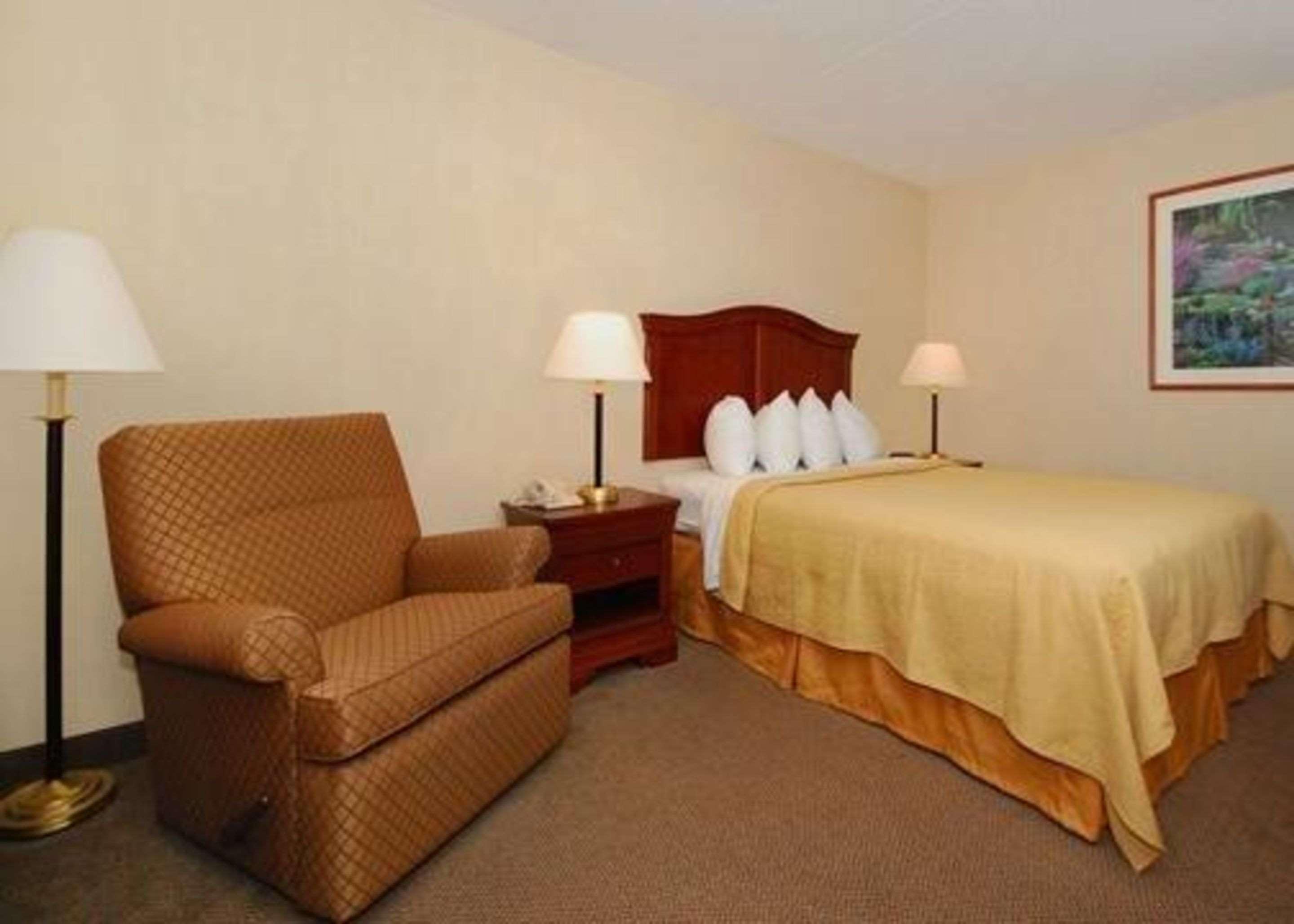 Quality Inn & Suites Danville Exterior foto